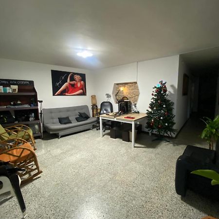Hostel Kumho Alojamiento Medellín Eksteriør billede