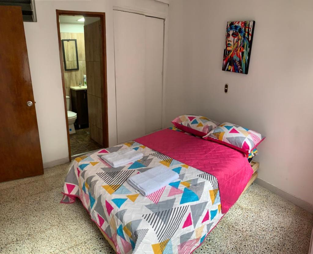 Hostel Kumho Alojamiento Medellín Eksteriør billede