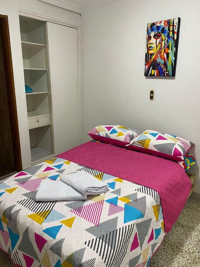 Hostel Kumho Alojamiento Medellín Eksteriør billede