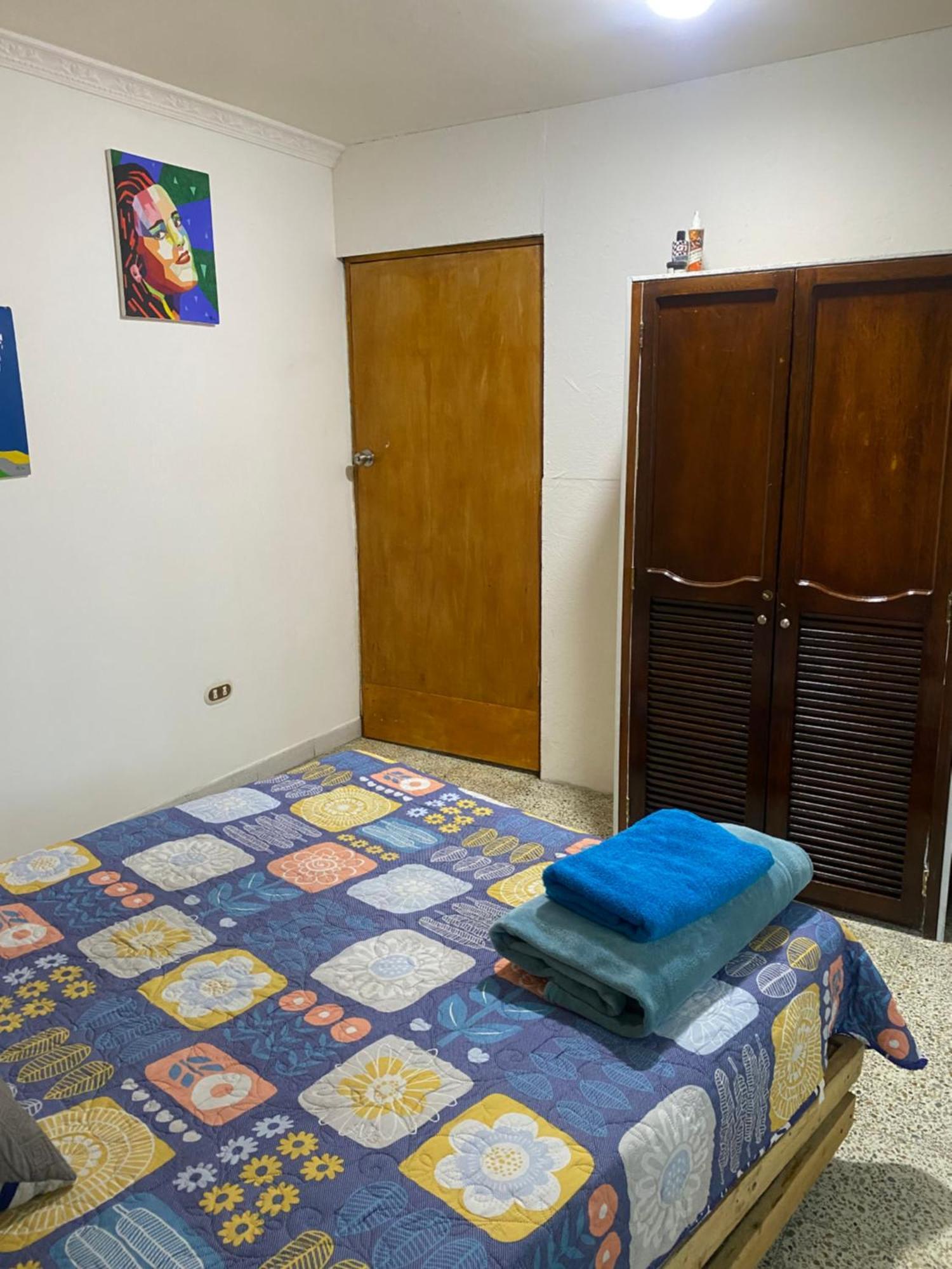 Hostel Kumho Alojamiento Medellín Eksteriør billede